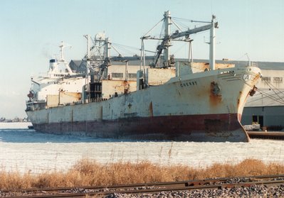 Loading at Meehan's, Superior. 12/11/88.