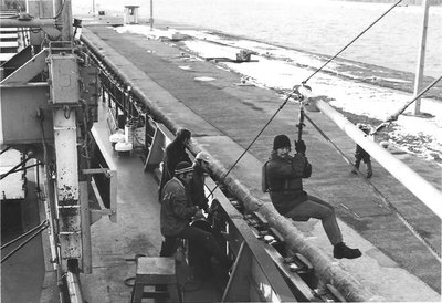 Landing the &quot;Deck Apes&quot; on the West Pier - Poe Lock