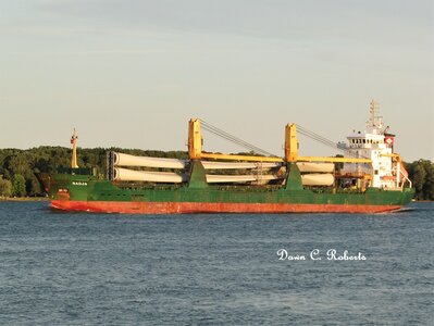 Saltie Nadja, with a load of windmill blades destined for Thunder Bay.