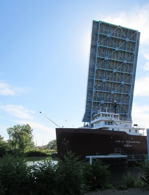 Fort Street Bridge responds to boat traffic but isn't open to vehicle or foot traffic.