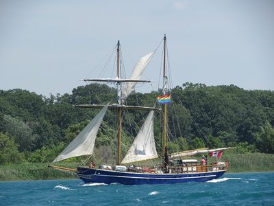 2016-07-12o Unknown.jpg (103.28 KiB) Viewed 2934 times Not sure if this is a tall ship or pleasure sailboat. Nothing on AIS and no visible name on this one.