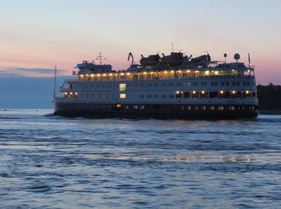 2016-07-12c Victory 1.jpg (93.2 KiB) Viewed 2933 times Just an hour later, Victory 1 entered Lake Huron in much brighter conditions.