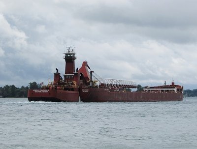 2016-08-16d Thompsons.jpg (87.32 KiB) Viewed 2037 times Joe Thompson, Jr. and barge Joseph H. Thompson, Sr. on their way to Fairport, OH with a load of stone.