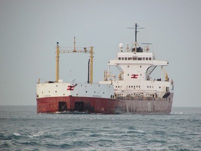 2016-09-13g Cedarglen.jpg (83.6 KiB) Viewed 1507 times As daylight diminished, Cedarglen came off Lake Huron, with a load of grain for Montreal.