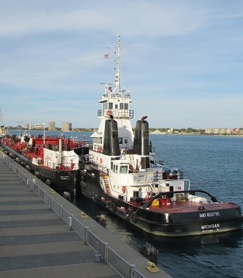 Tug Michigan and barge Great Lakes at the Bean Dock, Port Huron.