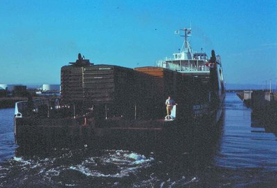 Departing Incan Dock with 26 cars of paper.jpg (183.11 KiB) Viewed 4384 times Departing Thunder Bay with 26 rail cars.