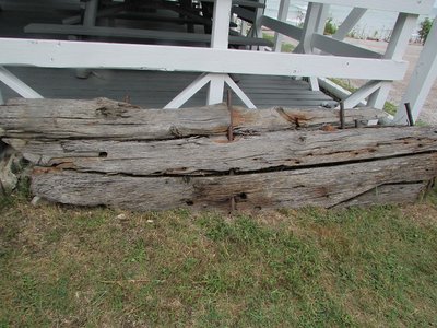2017-08-18 PILf.jpg (196.92 KiB) Viewed 2211 times Piece of an unnamed shipwreck on display.