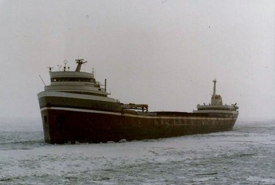 Ryerson stuck in ice off C &amp; NW Escanaba
