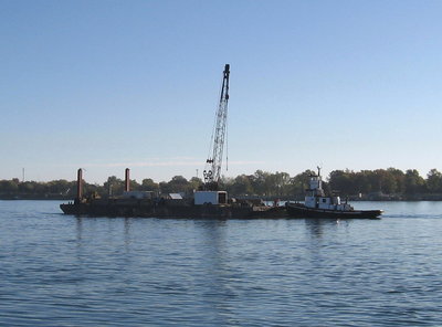 Captain Keith & barge 2013-10-12.jpg