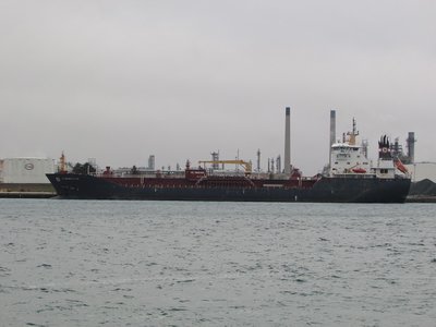Algoscotia nudging into the Sarnia (south) fuel dock