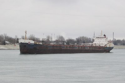 Tim S. Dool (Superior) slowly passing Marysville.