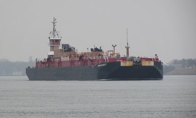 Tug Albert (Nanticoke) making good speed past the Junction Buoy.