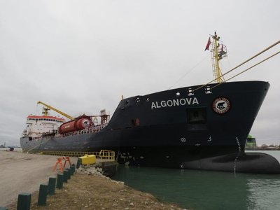 Algonova at Sarnia Sydney Smith dock.