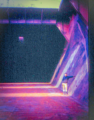hoffernan cargo hold (2)_edited_edited.jpg (257.18 KiB) Viewed 4946 times He was lucking by hitting the side tank breaking his fall then sliding down the side tank to the tank top.