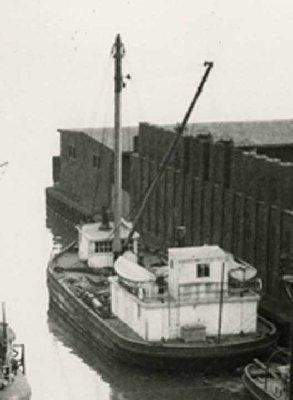 USCG.DetroitDepot.April.11.1932.MysteryHoistVessel.lowres..jpg (44.59 KiB) Viewed 3837 times USCG.DetroitDepot.April.11.1932.MysteryHoistVessel.lowres..jpg
