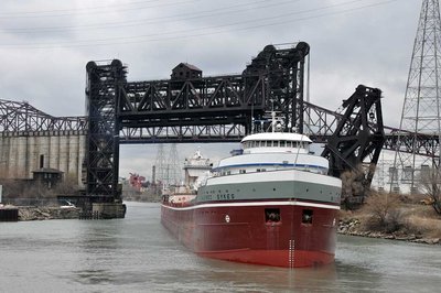 CML's Str. 'Wilfred Sykes' Light,Passing the '5Bridges'  in the Calumet River on Her Way to KCBX - A Bow View          Wednesday, April  20, 2011..jpg
