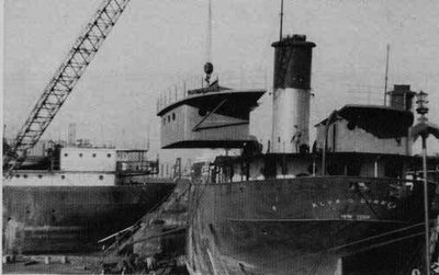 1948 - Dinkey Getting New Stern Half-Cabin.jpg
