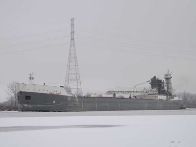 ATB 'Olive L. Moore' (Tug) 'Lewis J. Kuber' (Barge - ex-Str. 'Buckeye') Dnbnd. in the Saginaw River - A Bow View   -FRI   Nov. 29, 2013..jpg
