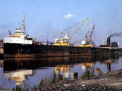 Bethlehem Transpt's Crane Str.'Cambria'(3). Built by Detroit S.B. in 1910 at 524'x54'x30'. Given 2 Diesel Cranes & 3 large hatches over a 386' hold in 1955. In 1973 barged & sold off-Lakes..jpg (86.55 KiB) Viewed 2635 times Bethlehem Transpt's Crane Str.'Cambria'(3). Built by Detroit S.B. in 1910 at 524'x54'x30'. Given 2 Diesel Cranes & 3 large hatches over a 386' hold in 1955. In 1973 barged & sold off-Lakes..jpg