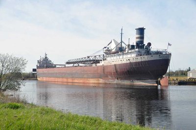 Bow &amp; Stern views of one of the toughest ships on the Lakes. She deserves a 2nd chance.