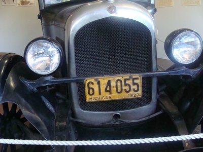 1927 Chrysler resize.jpg (281.82 KiB) Viewed 3299 times 1927 Chrysler that came from the City of Bangor.