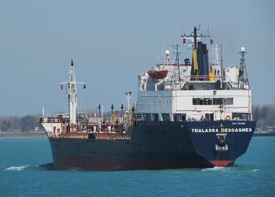 2016-04-15e ThalassaD.jpg (92.62 KiB) Viewed 2426 times Thalassa Desgagnes was up-bound to the Sarnia Fuel Dock when they met down river.